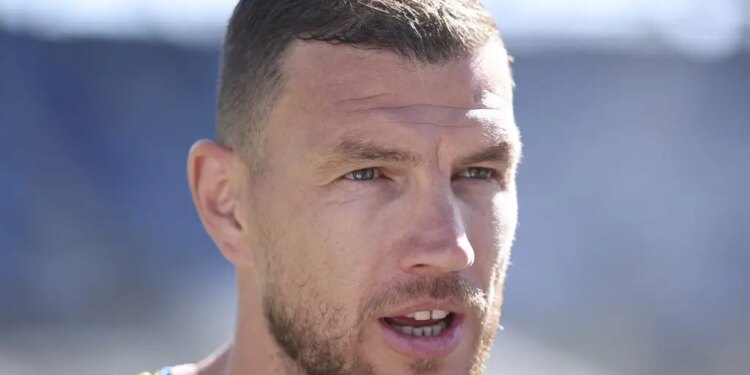 Maximilian Wöber deal helps Schalke 04 move closer to Edin Džeko extension