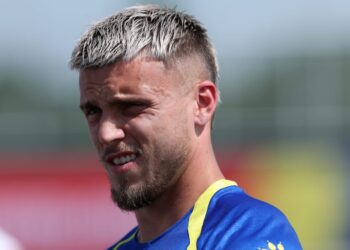 Stuttgart divided over Ermedin Demirovic’s future amid interest from Leeds and others