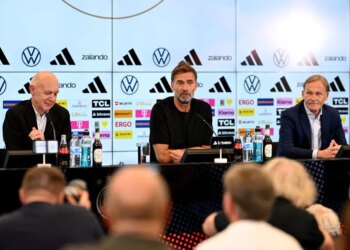“If you behave badly and don’t leave my family in peace, I’m gone.” – Jürgen Klopp sets media boundaries as Germany head coach