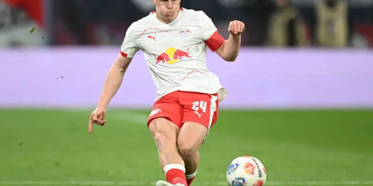 Official | Bundesliga veteran Xaver Schlager rejoins old coach Oliver Glasner at Nottingham Forest