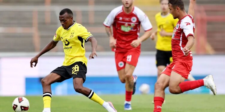 A mixed debut for Borussia Dortmund’s Justin Lerma
