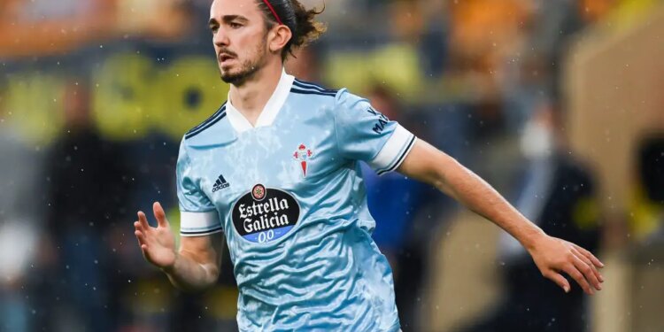 Werder Bremen among those interested in Scottish midfielder Jordan Holsgrove