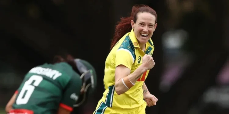 Megan Schutt sizzles as Australia whitewash Bangladesh in the Women’s ODI series