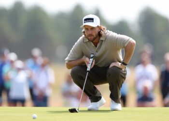 Is it acceptable to wear a golf club logo of a course you’ve never played? – National Club Golfer