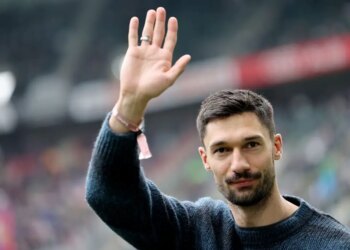 ‘We have to hold him back’ – Alexander Blessin doesn’t want to rush Gladbach’s Tim Kleindienst back