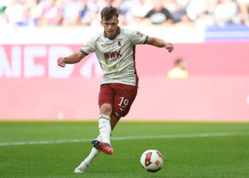 Robin Fellhauer jokes about Bundesliga record and hilarious couch mishap